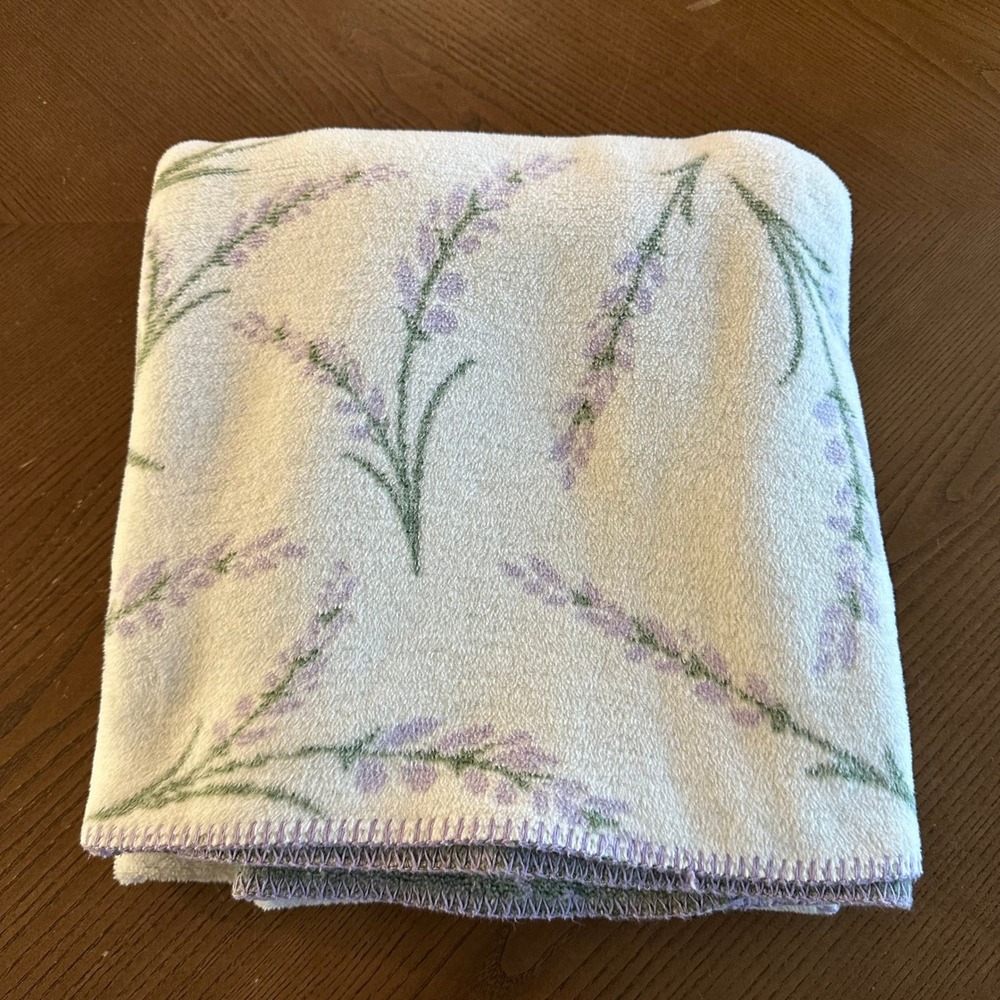 Docofil White Lavender Floral Cotton Blend Throw Blanket Made in Portugal 50x60